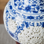 Vase en Céramique Chinois Bleu et Blanc detail 1